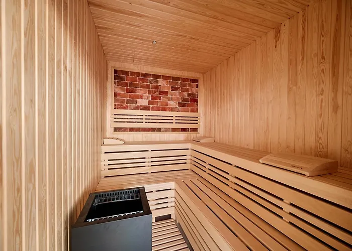 Sapphire In Infinity Pool & Năvodari