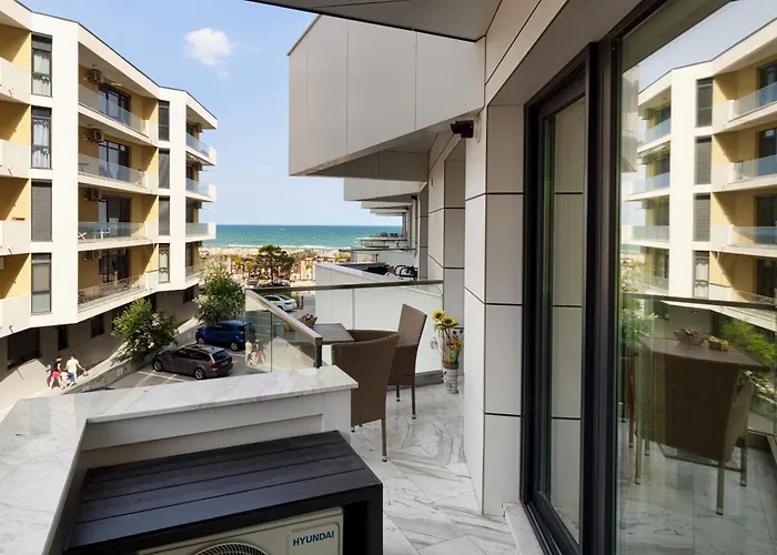 Sapphire In Infinity Pool & *