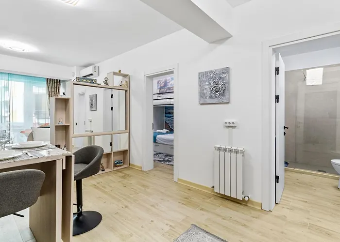 Sapphire In Infinity Pool & * Năvodari