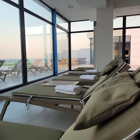 Sapphire - Infinity Pool &