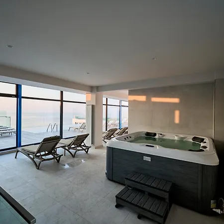 Sapphire In Infinity Pool & *
