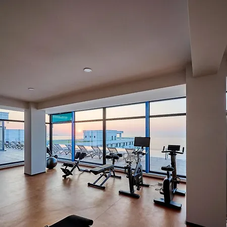 Sapphire In Infinity Pool & Năvodari