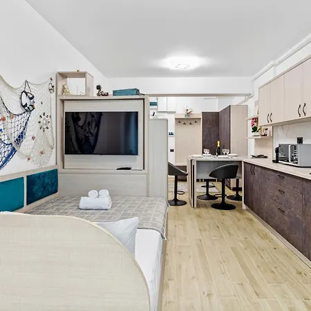 Sapphire - Infinity Pool & *