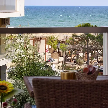 Apartment Sapphire - Infinity Pool & Navodari