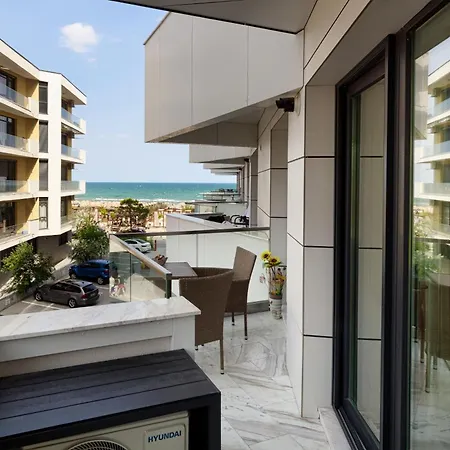 Sapphire In Infinity Pool & *