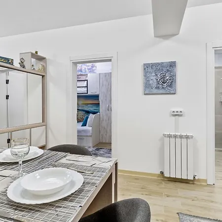 Sapphire - Infinity Pool & Apartamento Năvodari