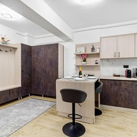 Sapphire - Infinity Pool & Năvodari