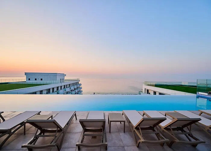 Sapphire In Infinity Pool & Năvodari